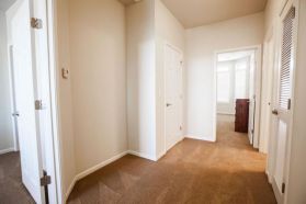Grand Champions - Furnished townhome hallway